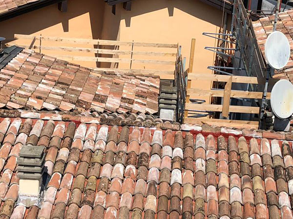 Parapetti provvisori per tetti a Reggio Emilia